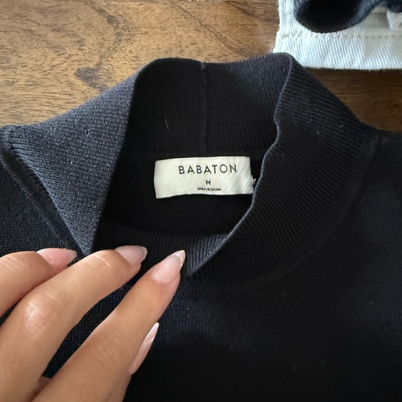 Aritzia mock neck long sleeve top - Picture 3 of 3